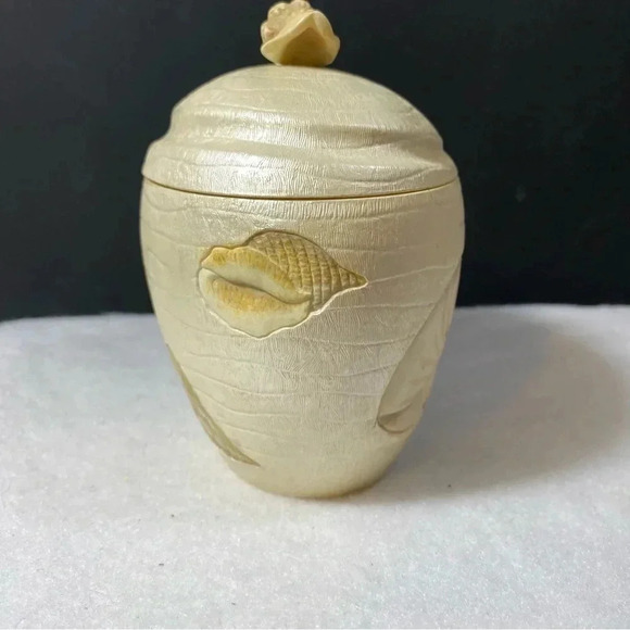 SOLD Croscill Seashell “Beach Haven” Pearly Trinket Jar Box w/ Lid Bath Vanity - Picture 3 of 13